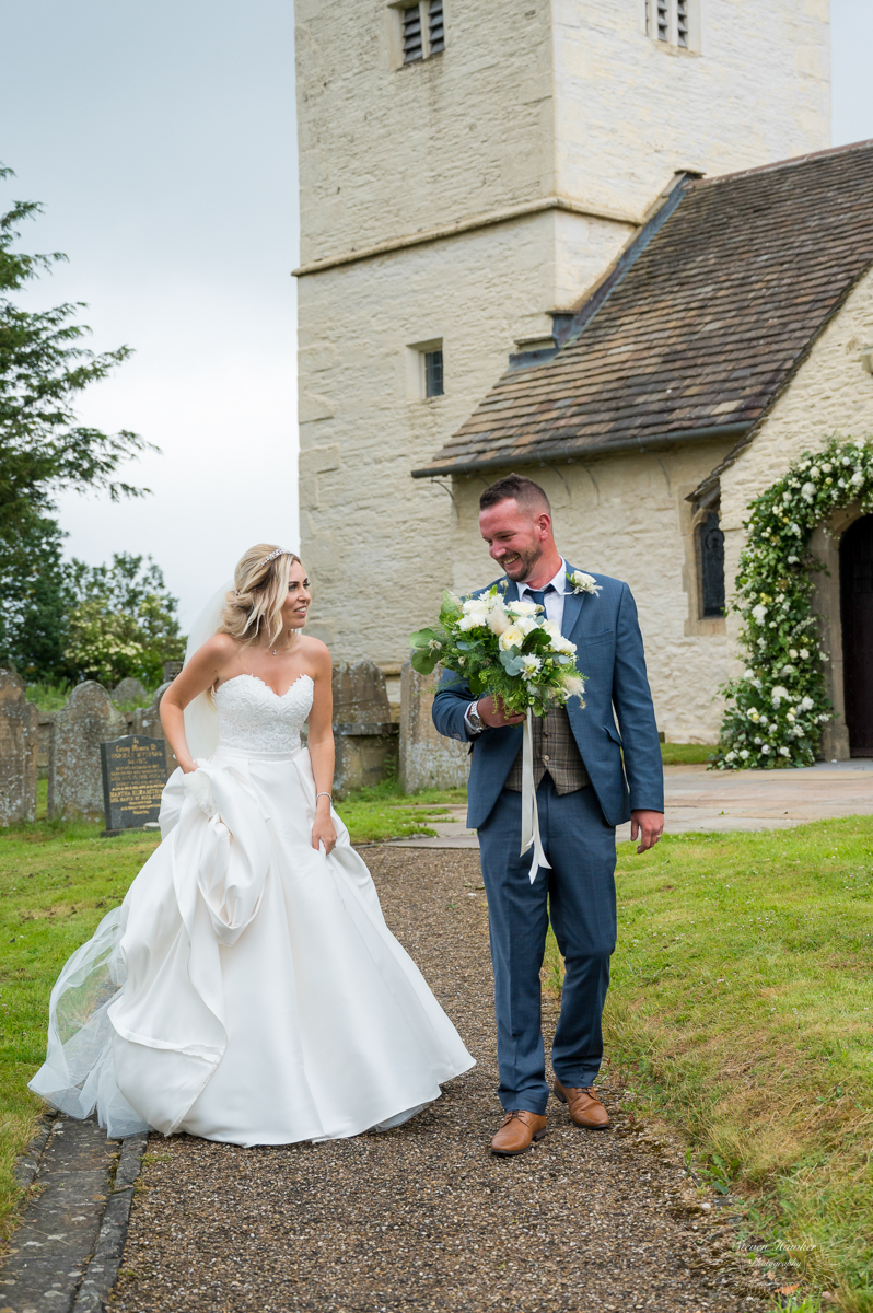 Bride and Groom at Bedwellty Church